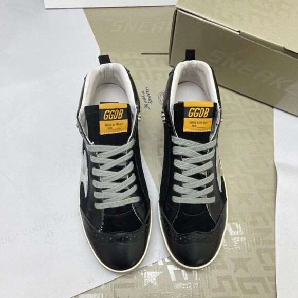 Golden Goose White & Black Sneaker - Picture 9 of 9